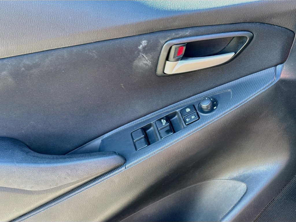 Used 2019 Toyota Yaris L FWD image 11