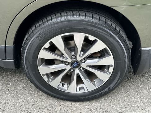 Used 2017 Subaru Outback 2.5i Touring w/ Popular Package #5A AWD/4WD image 5