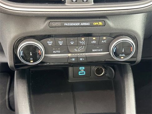Used 2022 Ford Escape SE image 13