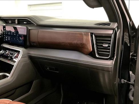 Used 2023 GMC Sierra 1500 Denali Ultimate image 17