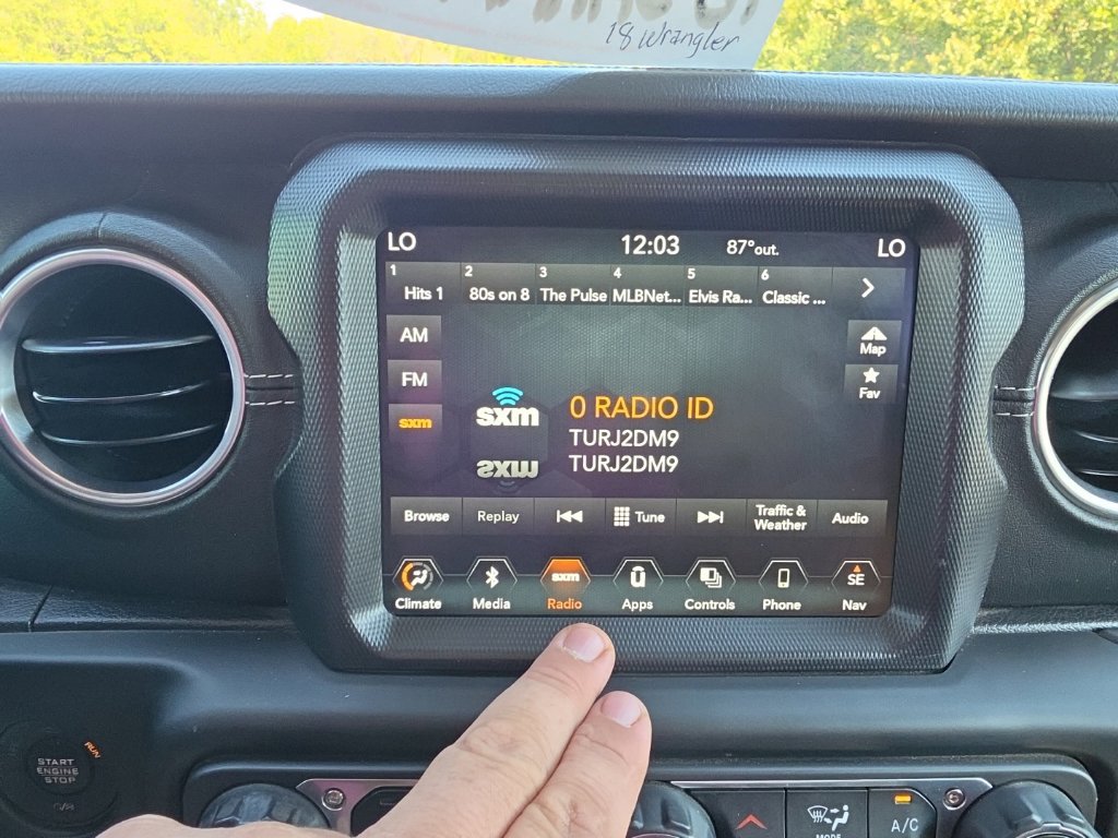 Used 2018 Jeep Wrangler Unlimited Sahara AWD/4WD image 51