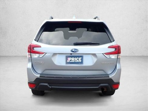 Used 2020 Subaru Forester Premium AWD/4WD image 3