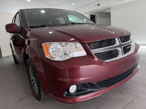 Used 2017 Dodge Grand Caravan SXT FWD image 10