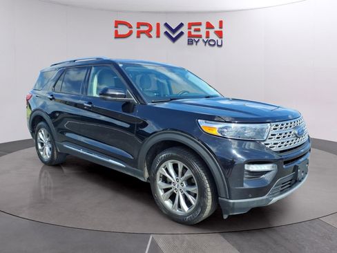 Used 2023 Ford Explorer Limited w/ Equipment Group 301A AWD/4WD image 7