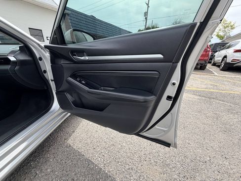 Used 2020 Nissan Altima 2.5 SL FWD image 49