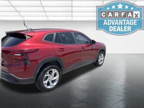 Used 2025 Chevrolet Trax LS w/ LS Convenience Package FWD image 5