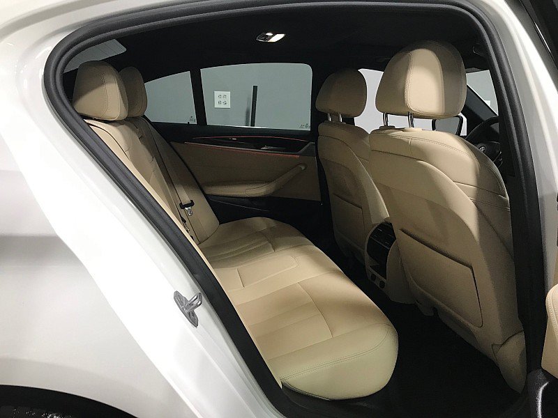 Used 2018 BMW 530i RWD image 19
