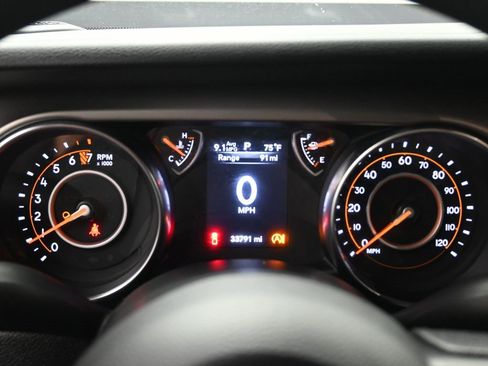 Used 2021 Jeep Gladiator Sport image 2