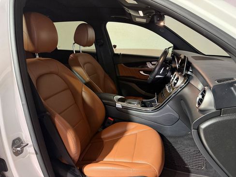 Used 2020 Mercedes-Benz GLC 300 image 11