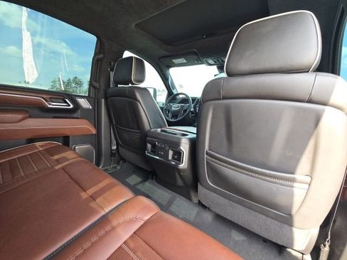 Used 2025 GMC Sierra 2500 Denali Ultimate image 18
