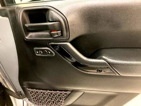 Used 2015 Jeep Wrangler Unlimited Sahara w/ Dual Top Group image 31