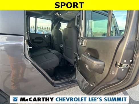 Used 2021 Jeep Gladiator Sport image 37
