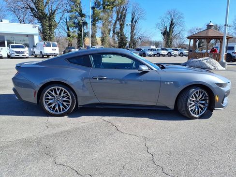 Used 2025 Ford Mustang GT Premium image 3