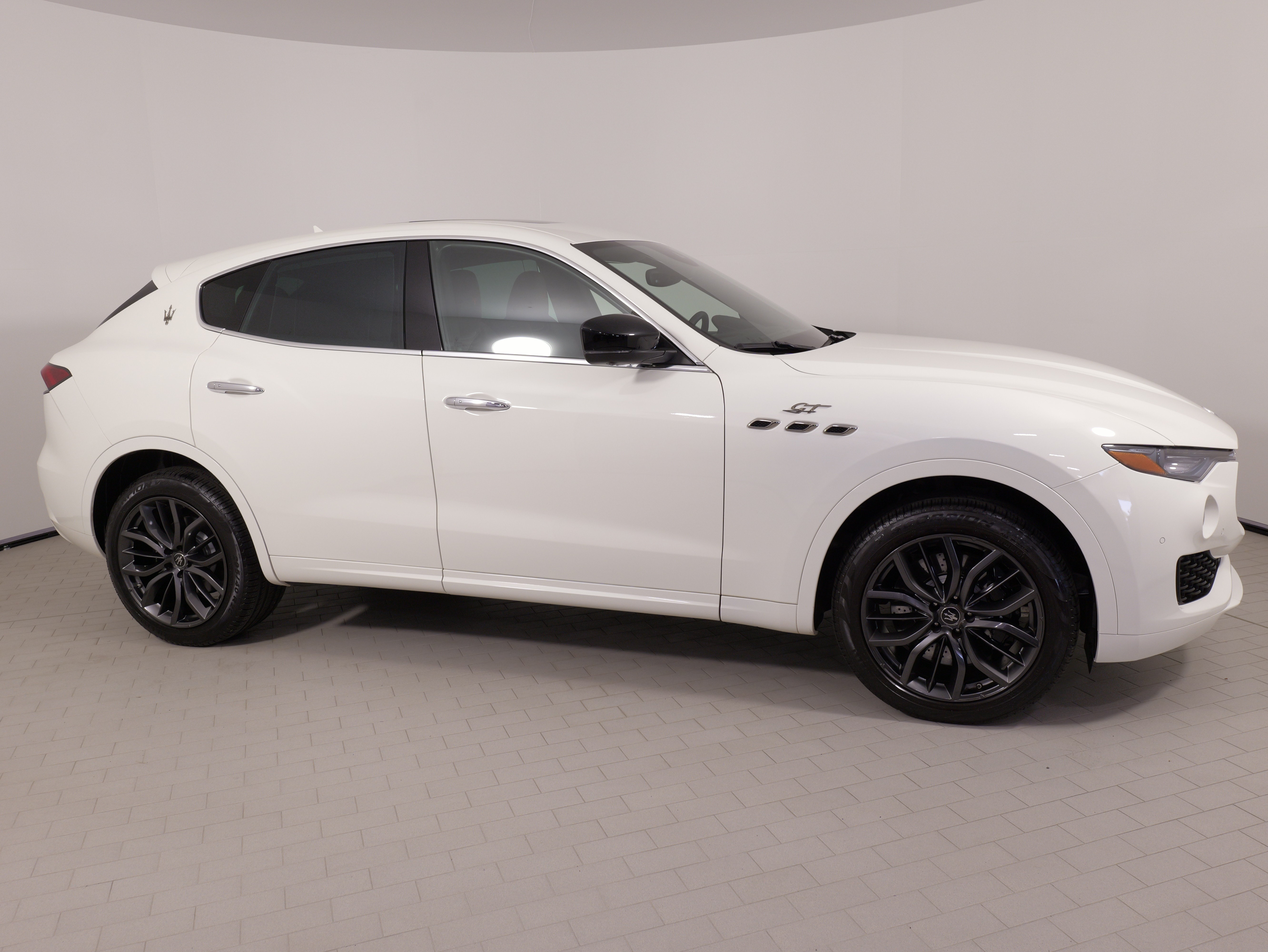 Used 2024 Maserati Levante GT Ultima AWD/4WD image 10