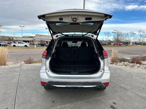 Used 2020 Nissan Rogue SV image 8