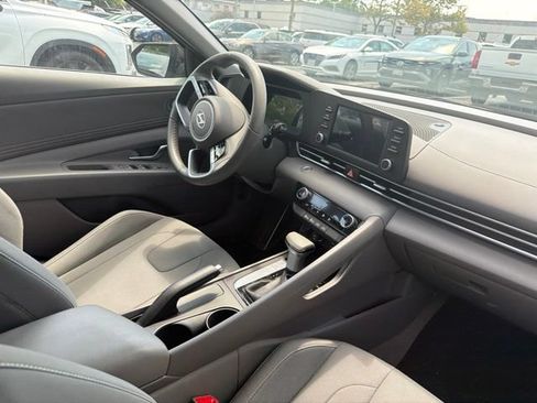 Used 2025 Hyundai Elantra Sport FWD image 14