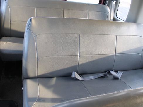 Used 2004 Ford E-350 and Econoline 350 XL image 5