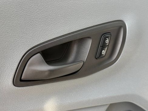 Used 2018 Ford Transit 350 148 Medium Roof image 12