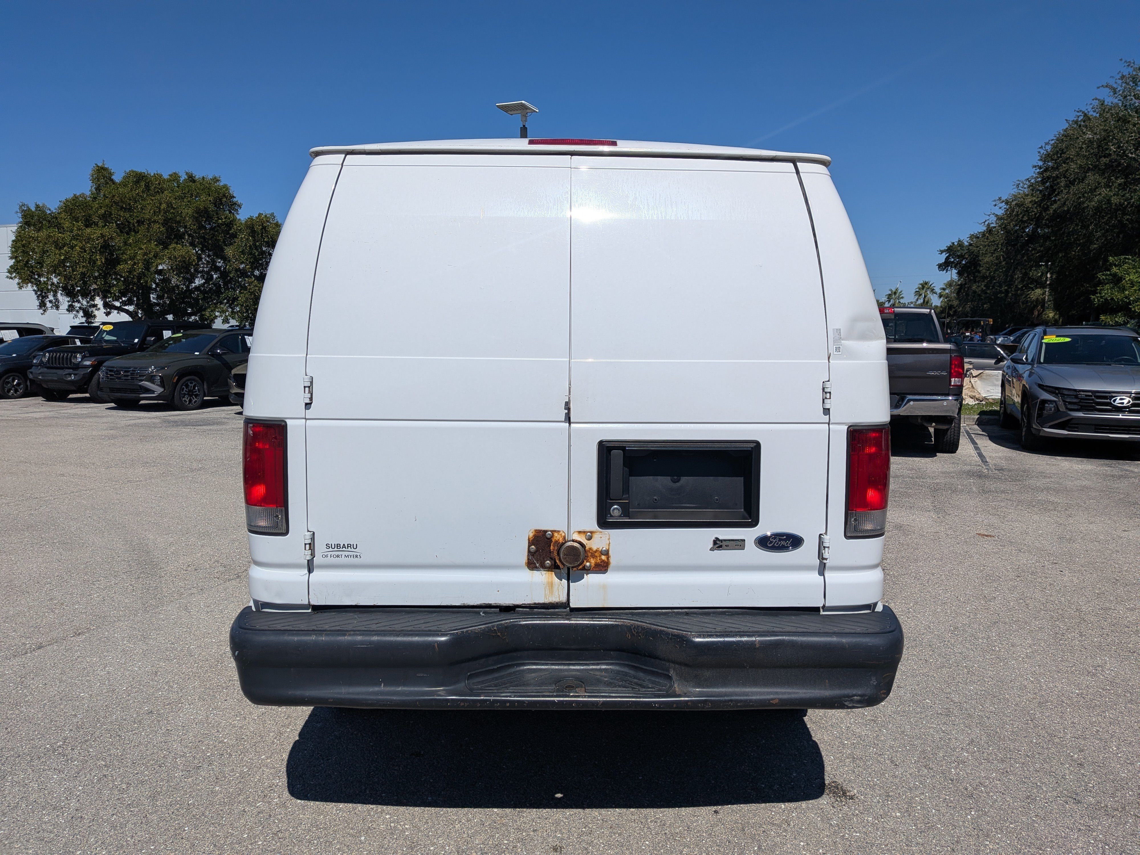 Used 2014 Ford E-350 and Econoline 350 Super Duty RWD image 5