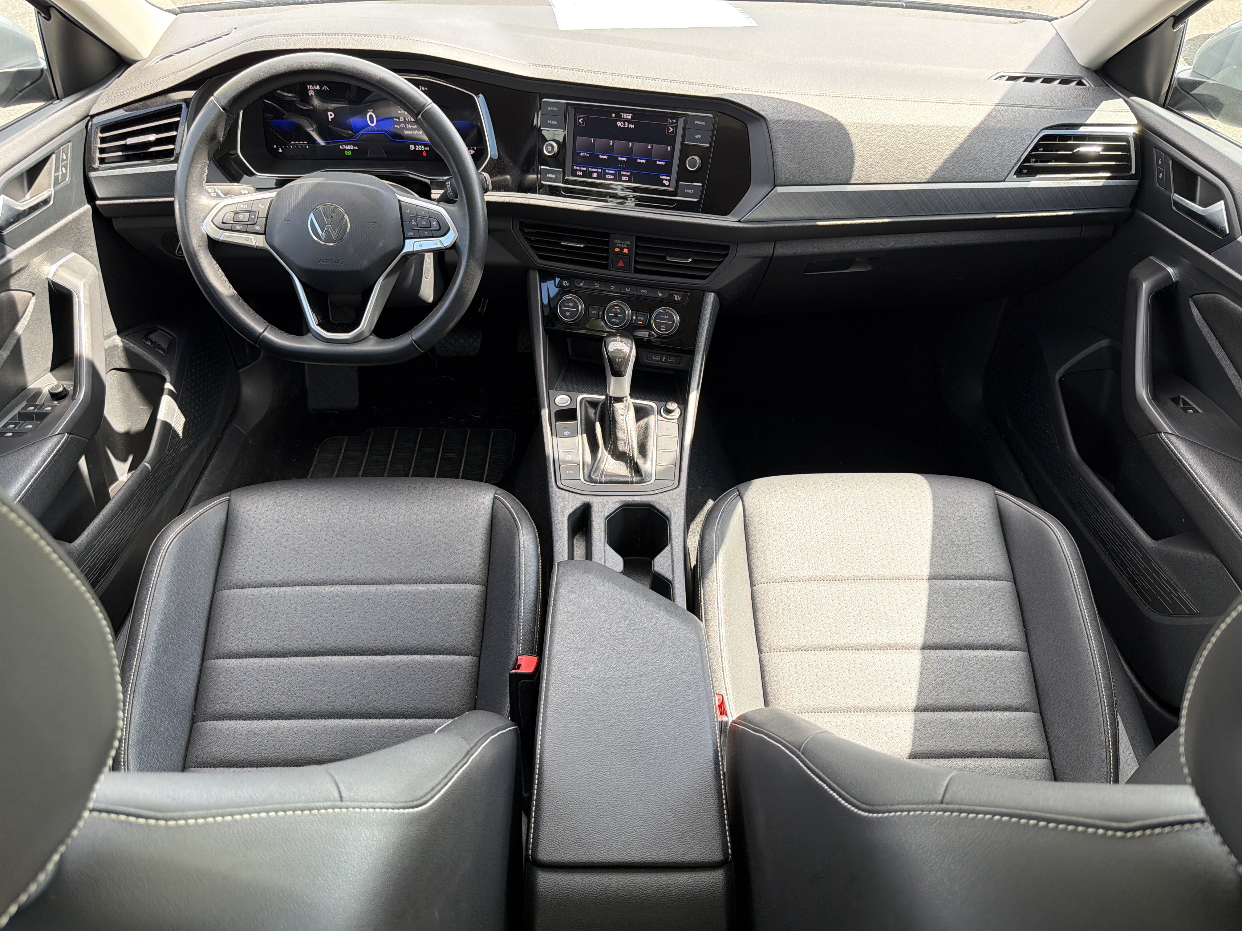 Certified 2024 Volkswagen Jetta SE FWD image 25