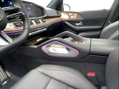 Used 2025 Mercedes-Benz GLS 450 4MATIC image 48