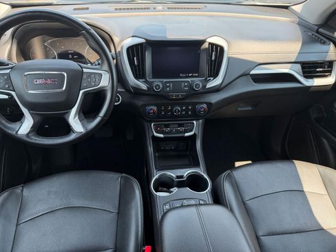 Used 2024 GMC Terrain SLT AWD/4WD image 11
