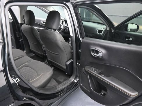 Used 2018 Jeep Compass Sport AWD/4WD image 41