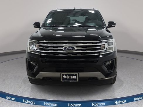 Used 2019 Ford Expedition XLT w/ Equipment Group 202A AWD/4WD image 3