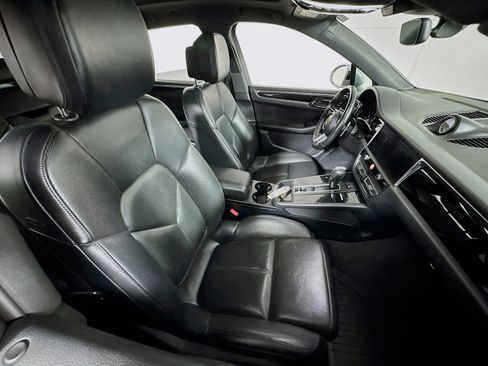 Used 2023 Porsche Macan image 27