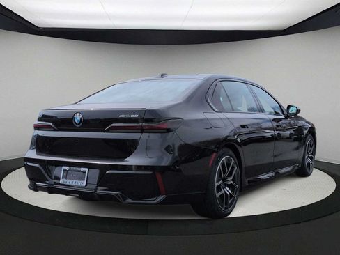 Used 2026 BMW i7 xDrive60 w/ Executive Package AWD/4WD image 8