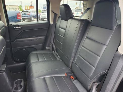 Used 2016 Jeep Patriot High Altitude AWD/4WD image 21