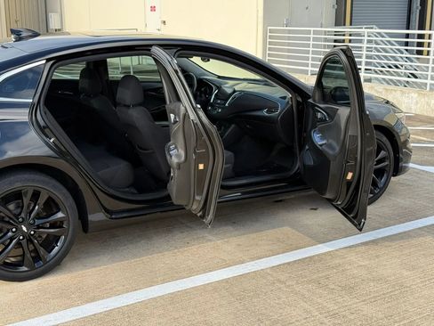 Used 2018 Chevrolet Malibu LT w/ Redline Edition FWD image 19