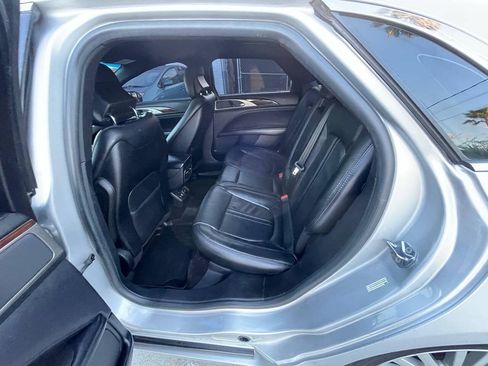 Used 2017 Lincoln MKZ Reserve FWD image 4