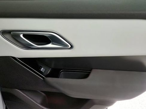 Used 2025 Land Rover Range Rover Velar Dynamic SE AWD/4WD image 43