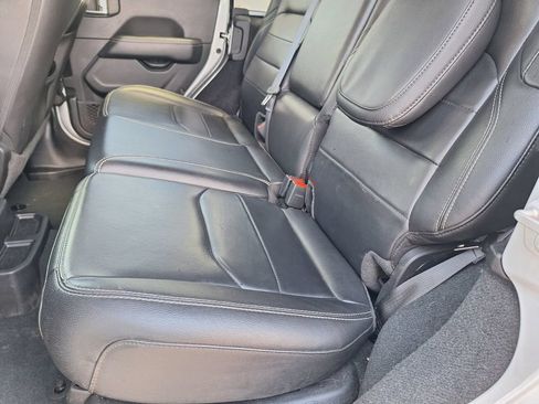 Used 2023 Jeep Wrangler Unlimited Sahara AWD/4WD image 23