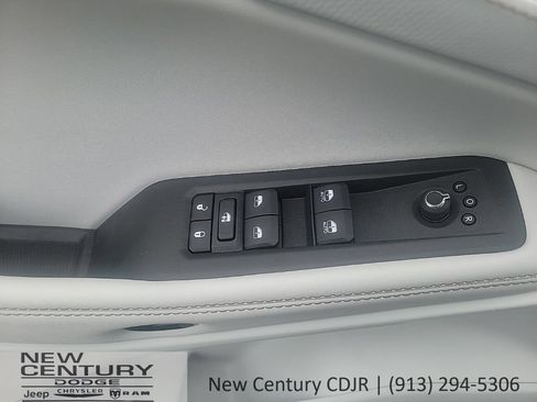 New 2026 Jeep Cherokee Limited AWD/4WD image 9