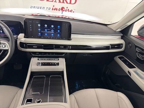 New 2026 Lincoln Aviator Reserve w/ Jet Appearance Package image 12