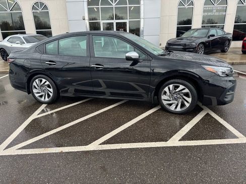 Used 2025 Subaru Legacy Touring XT image 2