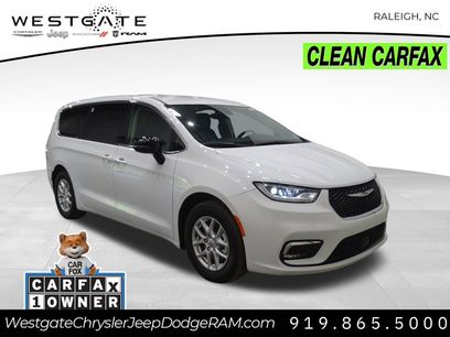 Used 2024 Chrysler Pacifica Touring-L