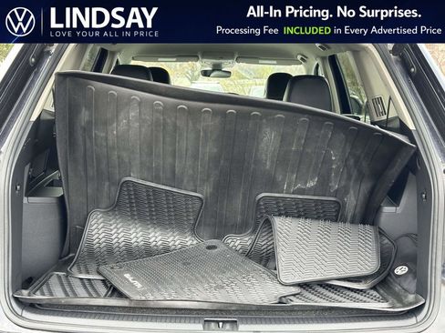 Used 2018 Volkswagen Atlas SE w/ R-Line Package image 17