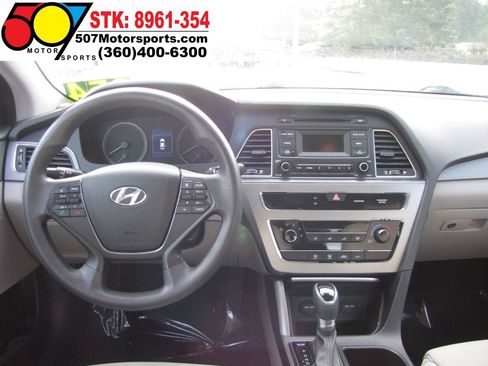 Used 2017 Hyundai Sonata SE FWD image 16
