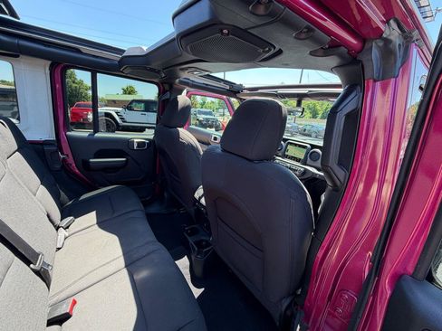 Used 2021 Jeep Wrangler Unlimited Sport AWD/4WD image 41
