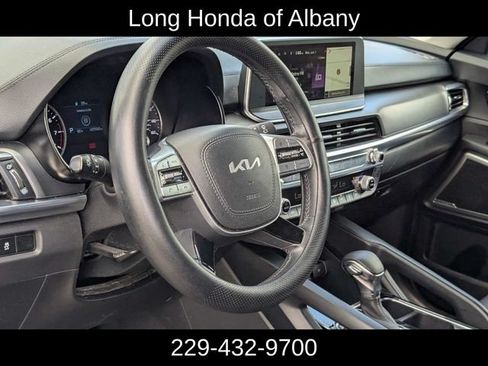 Used 2022 Kia Telluride LX FWD image 14