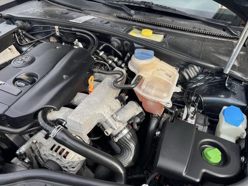 Used 2004 Volkswagen Passat GLS FWD image 12