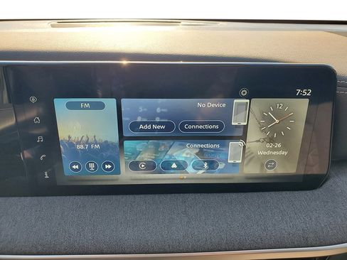 New 2025 Nissan Kicks SV w/ Illumination Package image 18