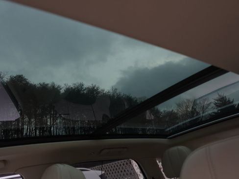 Used 2018 Bentley Bentayga Mulliner image 14