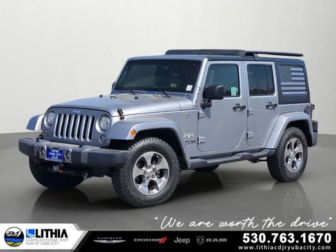 Used 2018 Jeep Wrangler Unlimited Sahara w/ Connectivity Group AWD/4WD image 1