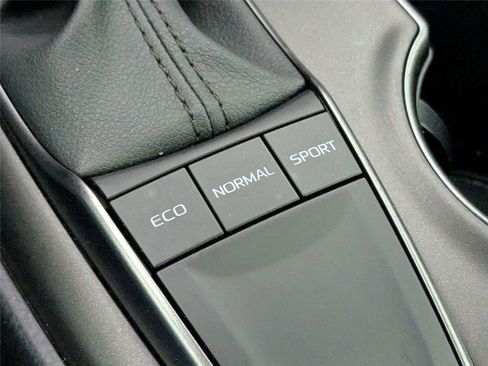Used 2024 Toyota Camry SE FWD image 25