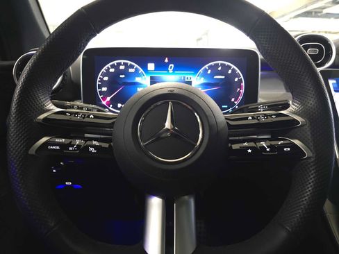 Used 2024 Mercedes-Benz GLC 300 4MATIC image 26