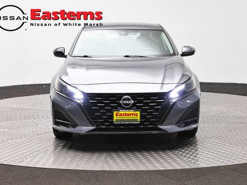 Used 2023 Nissan Altima 2.5 SR AWD/4WD image 2